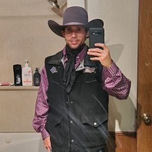 Meet your Posher, Justin